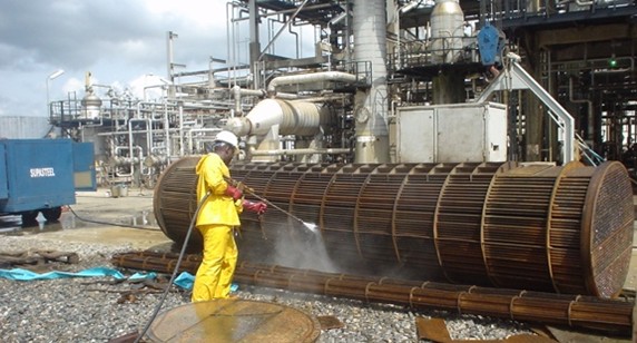Jetblasting of heat exchanger bundle @PHRC
