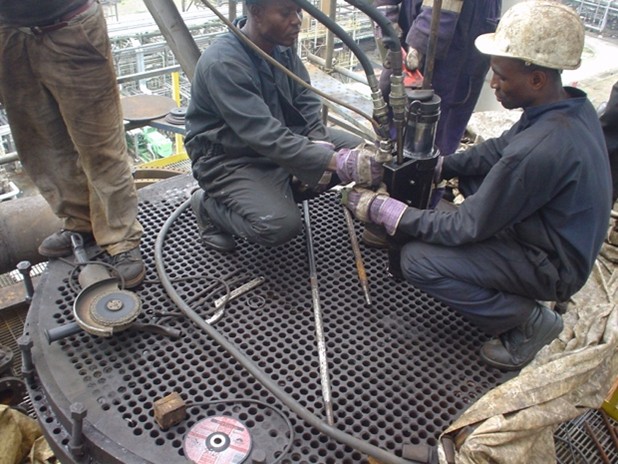 Insitu mechanical pulling of pipes from fixed heat exchanger tube bundle @KRPC